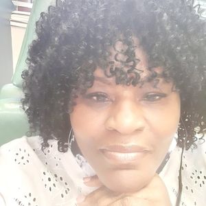 Meet your Posher, Becky